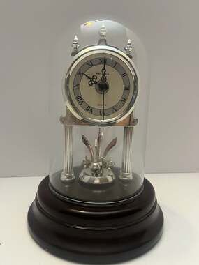 CHIMING Wallace Silversmiths Quartz Anniversary Mantle Clock with Rotating Pendu
